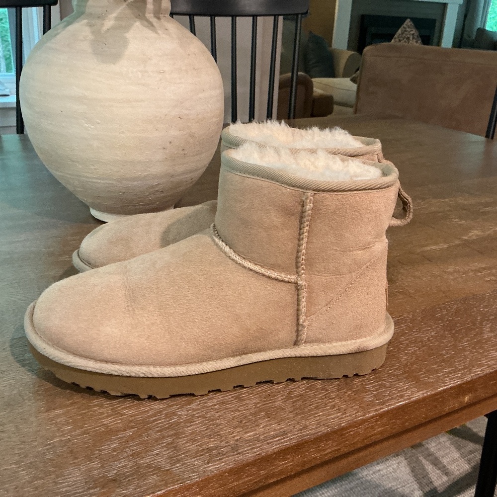 UGG Mini II Sand Color